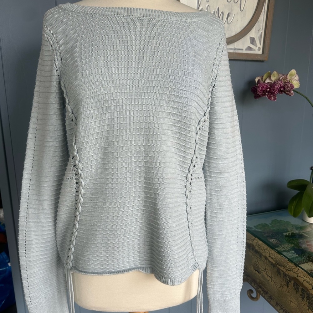 WHITE + WARREN Light Blue Sweater. Sz M. Gorgeous and Unique elaborate Design - Picture 8 of 9